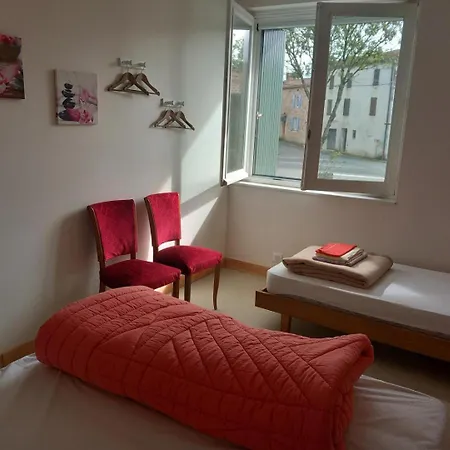 Trivalou Nyaraló Fauch