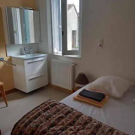 Nyaraló Trivalou Fauch